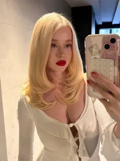 Aisha escort in Dubai