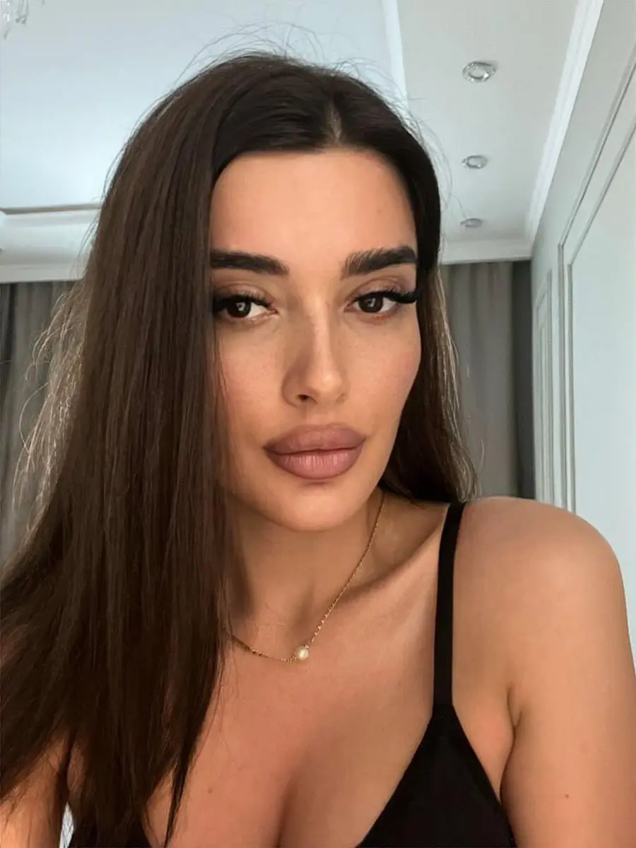 Amina escort in Dubai