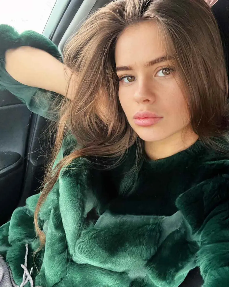 Azaliya escort in Dubai