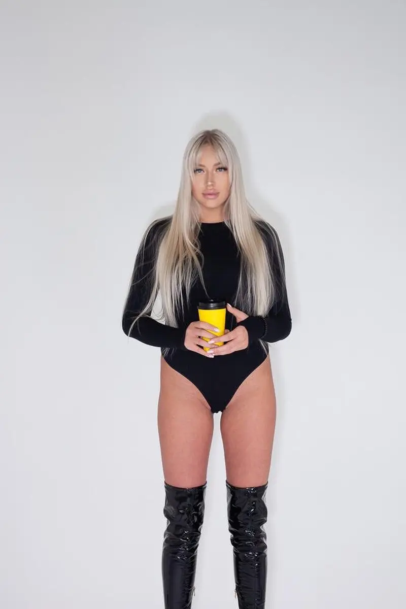 Dari escort in Dubai