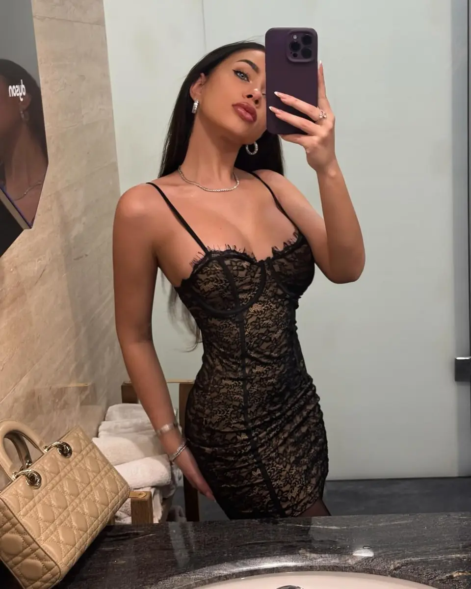 Elvina escort in Dubai