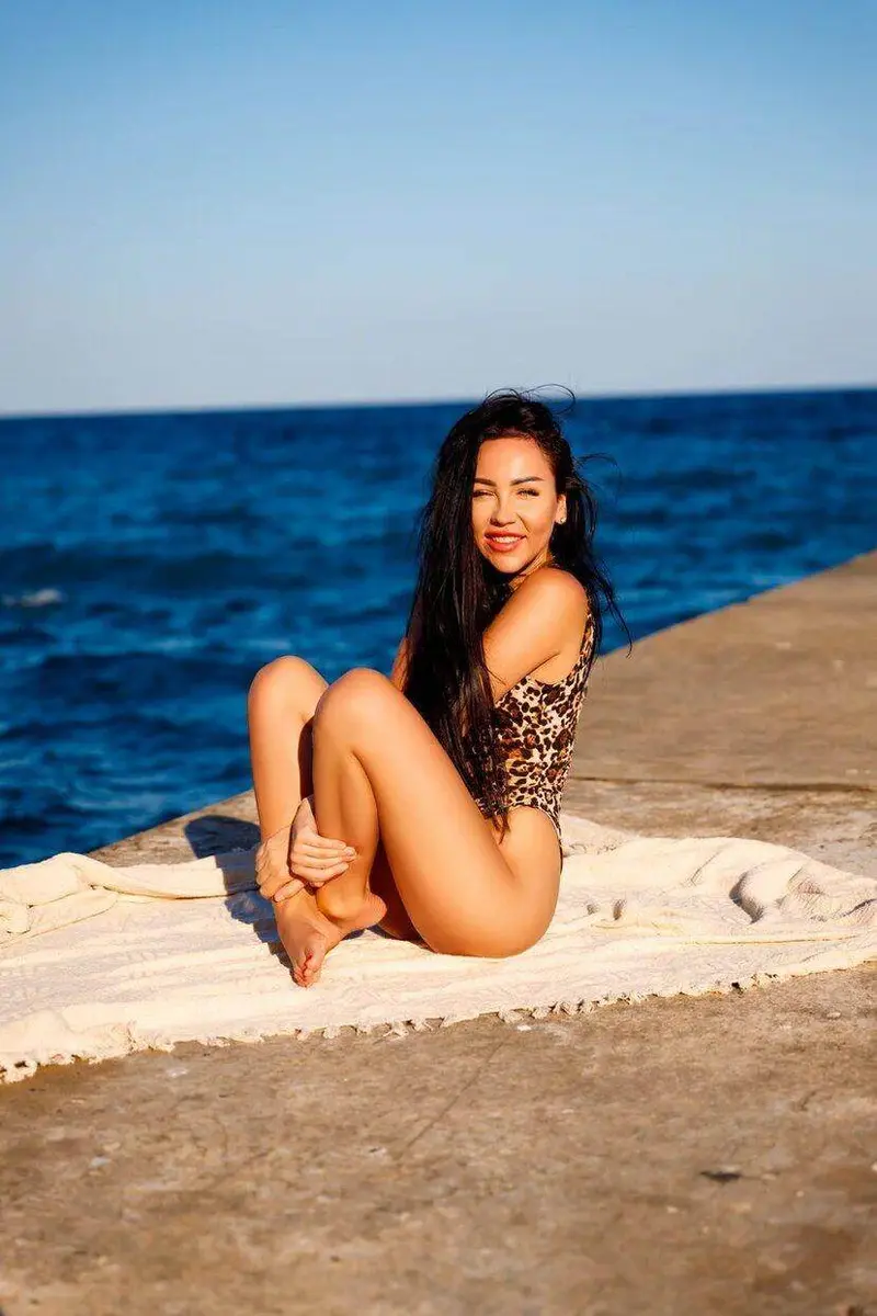 Eva escort in Dubai