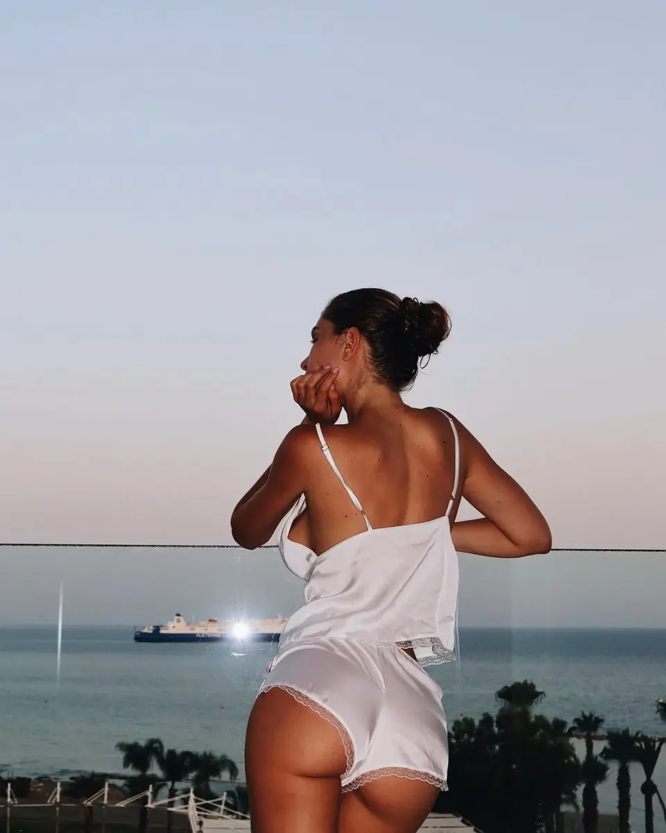 Lara escort in Dubai