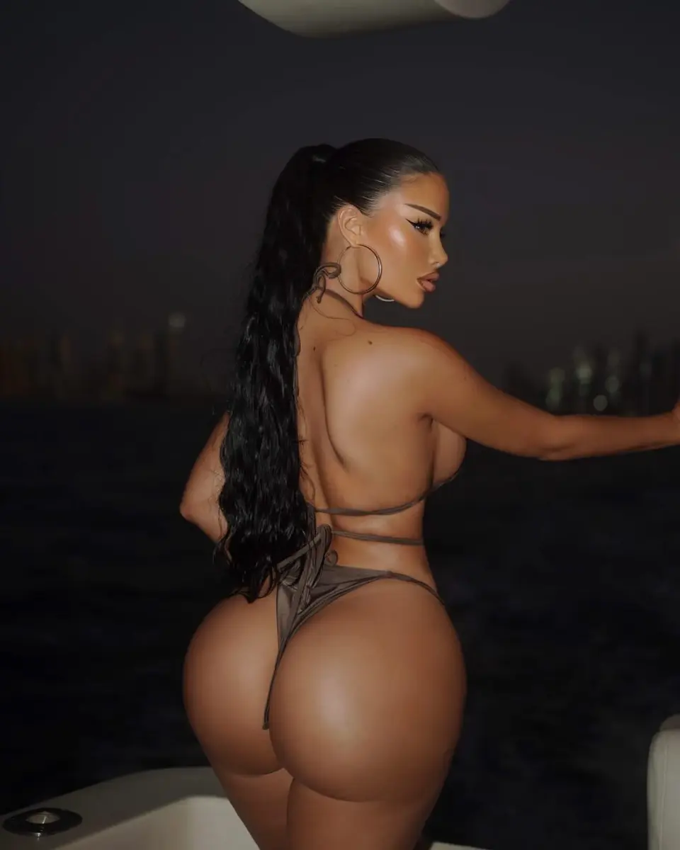 Liona escort in Dubai