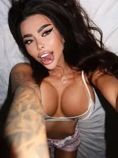 Selena escort in Dubai