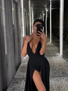 Viola escort in Dubai